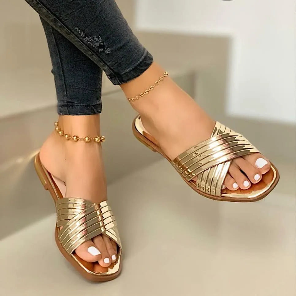 2022 New Metal Cross Fashion Ladies Slippers Women Luxury Sandals Women Designers Outdoor Sports Beach Sports Comfort Shoes