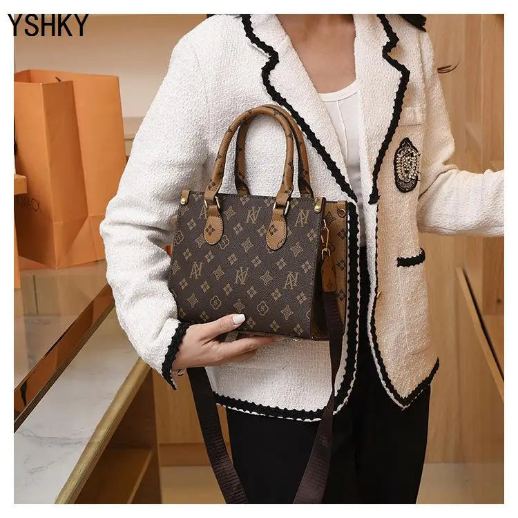 New brand shoulder Bag for 2025 luxury designer handbag women Handbags leather Printed monogram single shoulder straddle bag