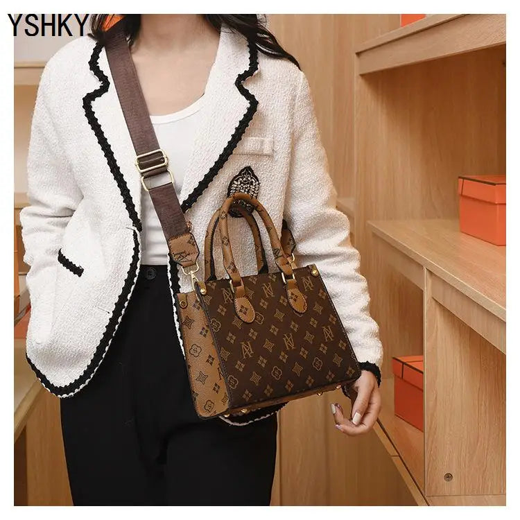 New brand shoulder Bag for 2025 luxury designer handbag women Handbags leather Printed monogram single shoulder straddle bag