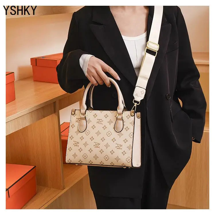 New brand shoulder Bag for 2025 luxury designer handbag women Handbags leather Printed monogram single shoulder straddle bag